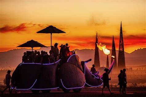 Il Festival di AfrikaBurn: Un Esplorazione dell'Espressione Libera e Creativa nel Deserto Sudafricano